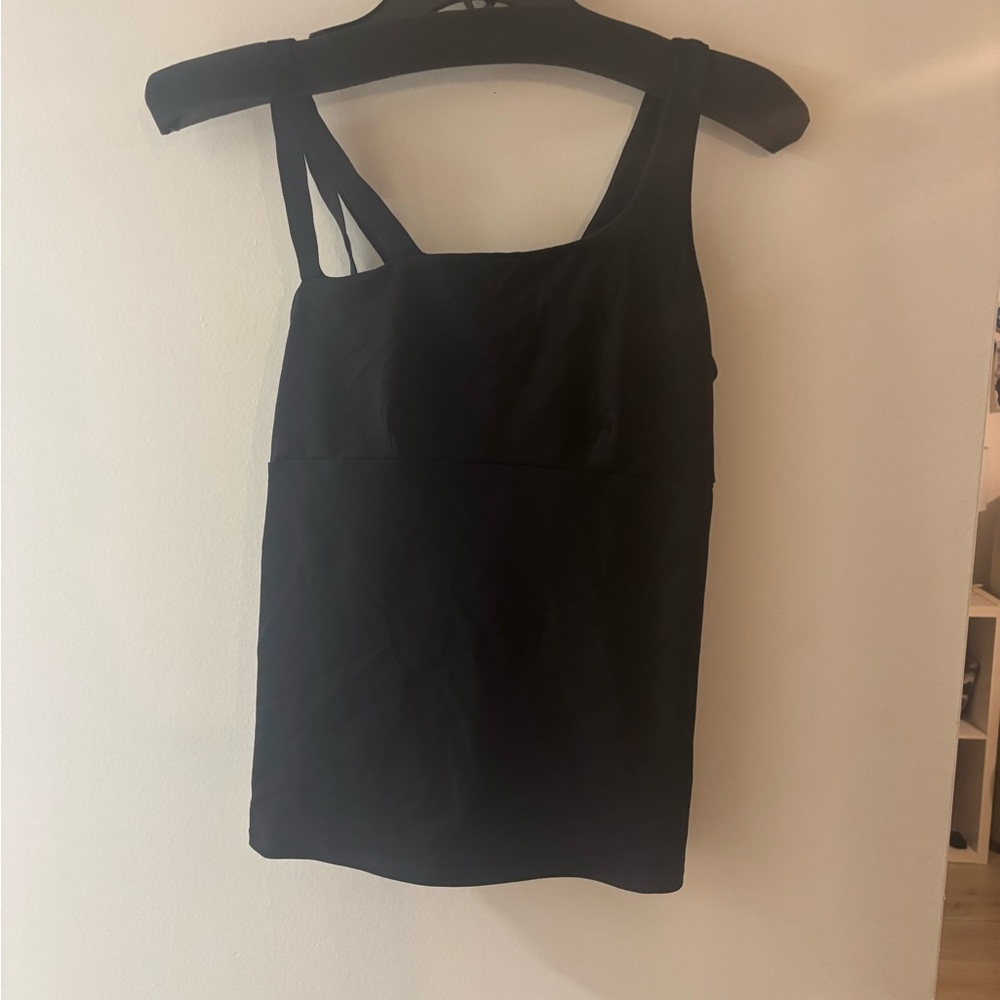 Alo workout tank size M